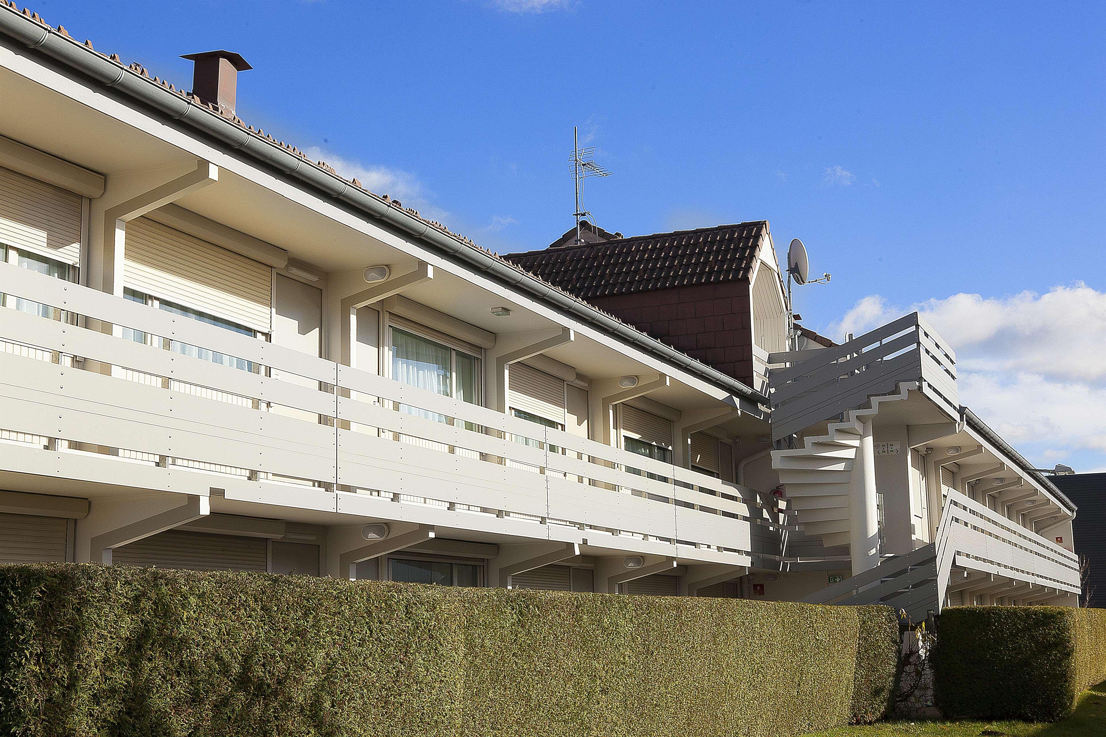 Campanile Pontarlier Hotel Exterior foto